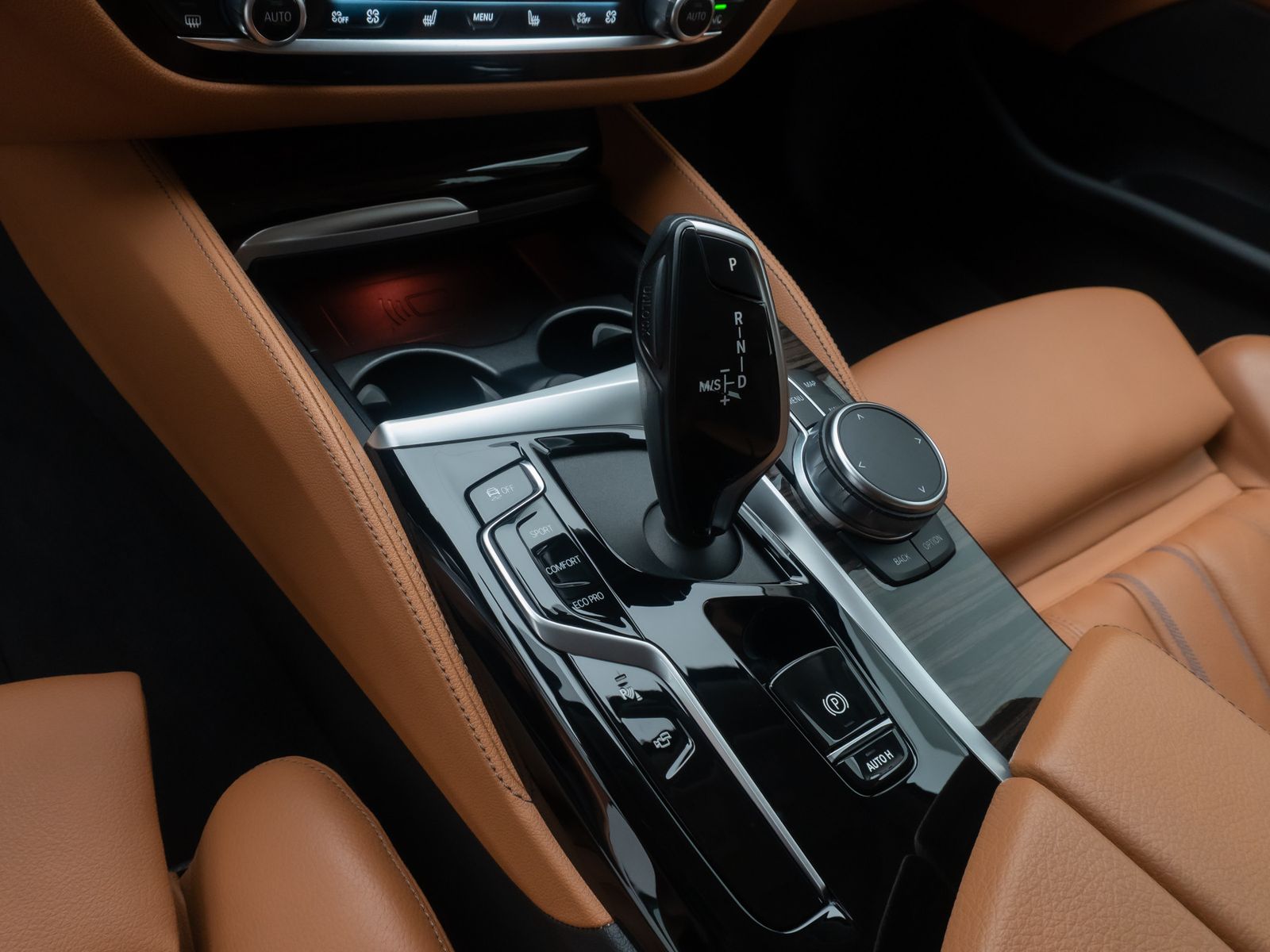 Fahrzeugabbildung BMW 530i xD LuxuryLine HUD Laser 360°Komfort 4xKlima