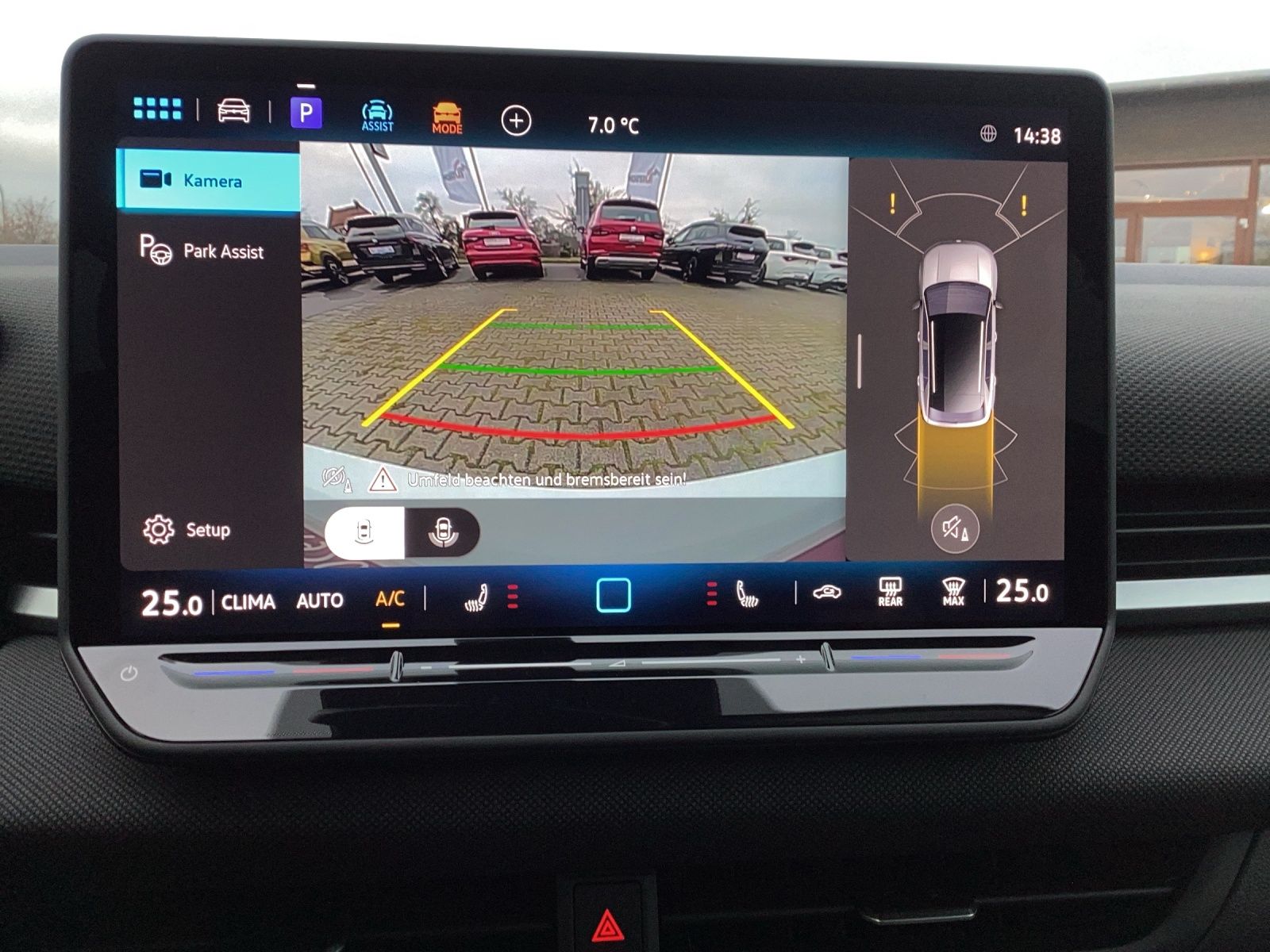 Fahrzeugabbildung Volkswagen T-Roc Life eTSI DSG LED+ ACC SH RearView Ambient