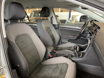 Volkswagen Golf VII Variant *ACC*NAVI*SHZ*PDC*LED*TOUCH*