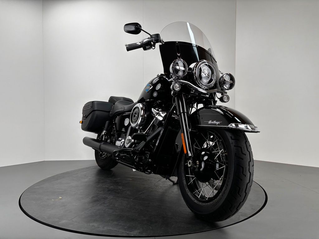 Fahrzeugabbildung Harley-Davidson SOFTAIL HERITAGE CLASSIC *KAUM KILOMETER