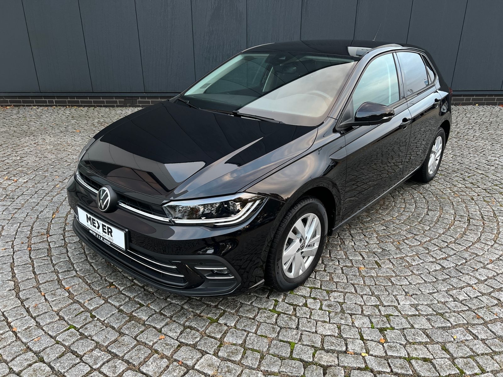 Fahrzeugabbildung Volkswagen Polo Style 1.0 TSI DSG *IQ.Drive-Paket, IQ.Light