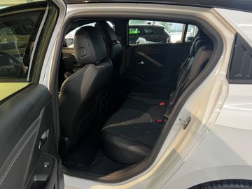 Bild 10 Opel Astra 1.2 Turbo 96kW GS Auto