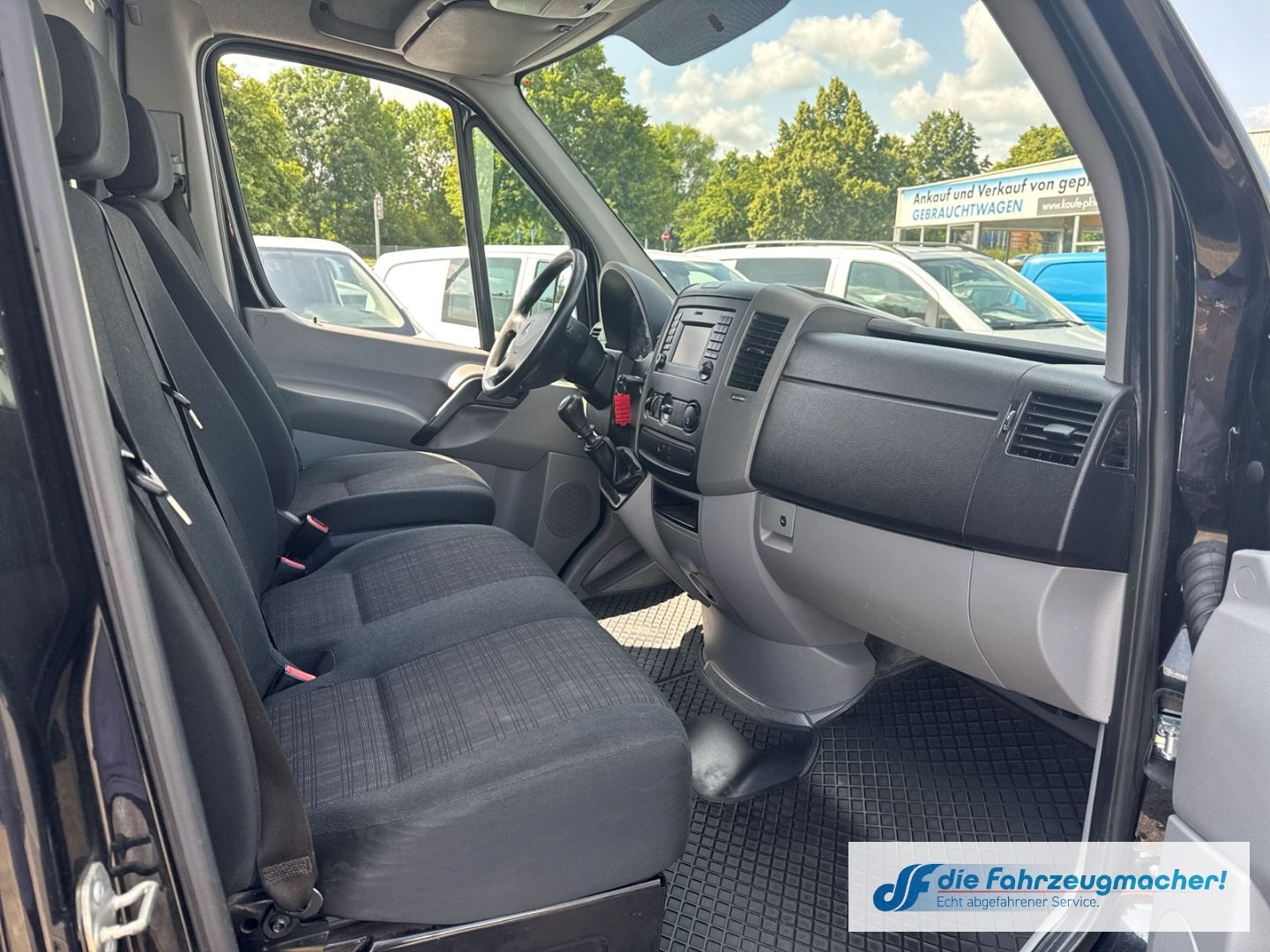 Fahrzeugabbildung Mercedes-Benz Sprinter II Kasten 211 CDI AHK el.SP Spieg. behe