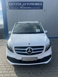 Mercedes V 220 - 2