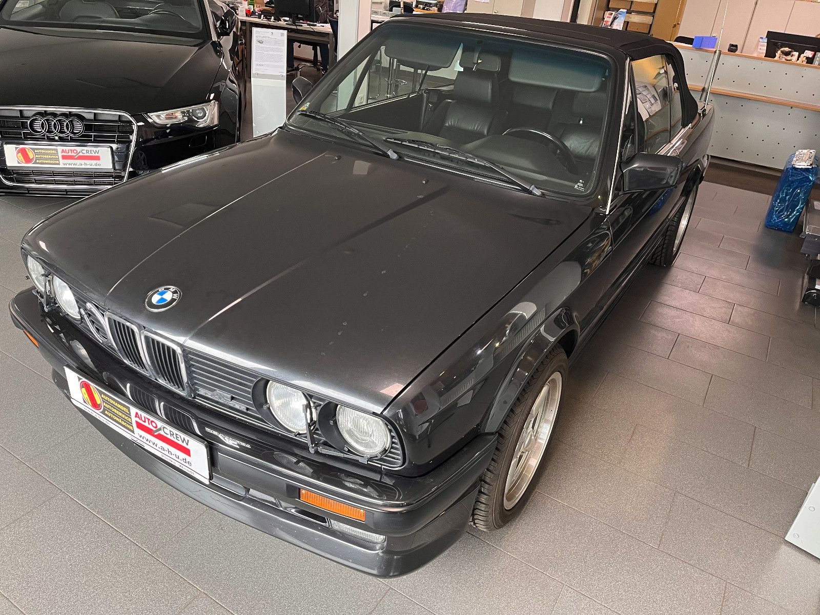 Fahrzeugabbildung BMW 320i Cabrio  A/C Schnitzer Optik / nur 99044 km