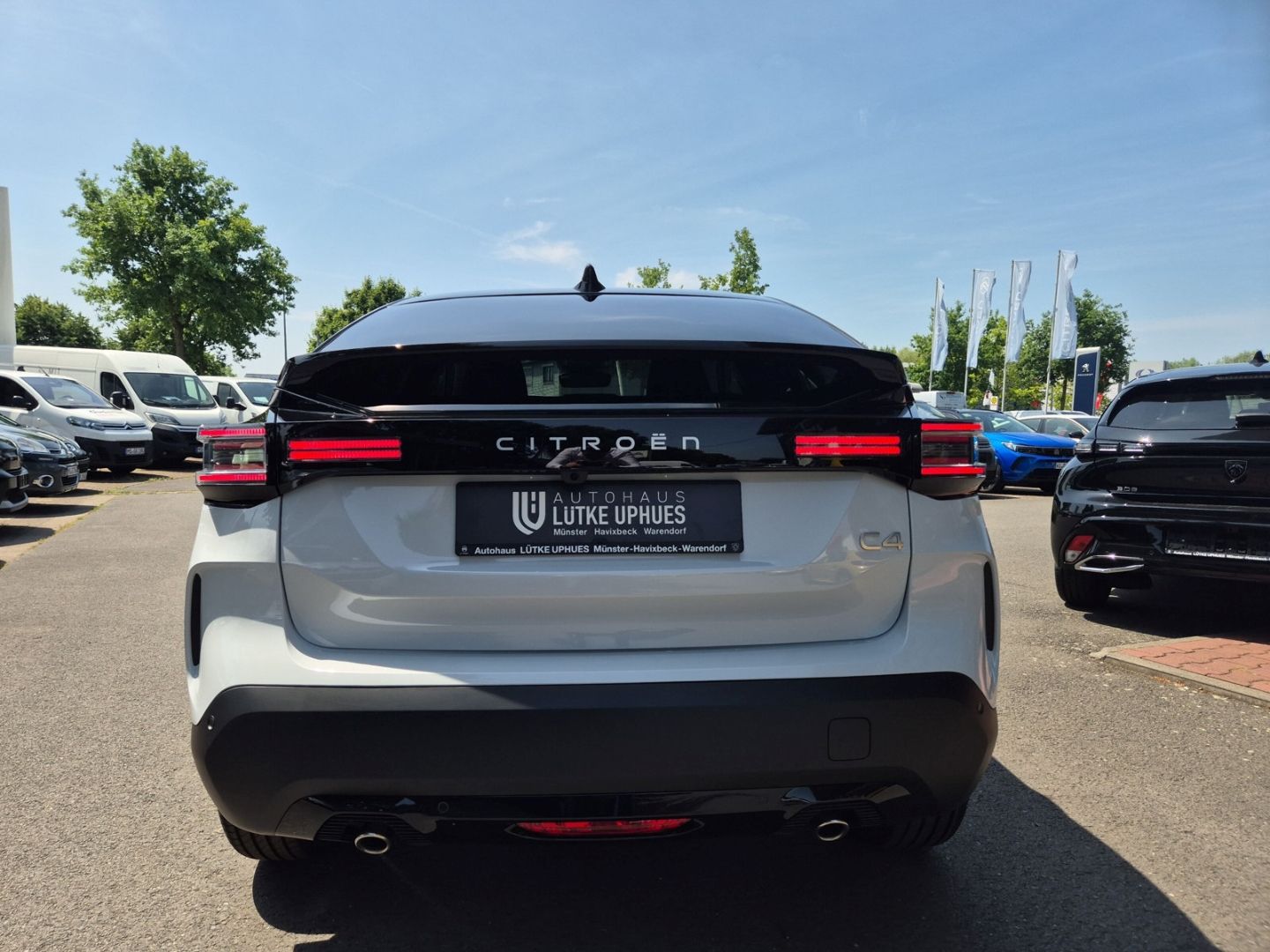 Fahrzeugabbildung Citroën C4 Max 1.2 PureTech 130 AT LED CarPlay SHZ