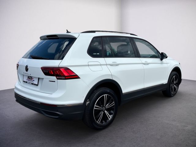 Tiguan 2.0 TDI LIFE MATRIX LED+PANO+360°+STHZ+AH