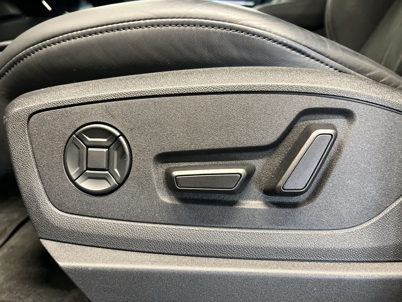 Audi Q8 e-tron - Bild 13