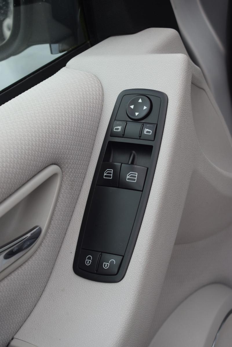 Mercedes-Benz B180 2009 — photo 11