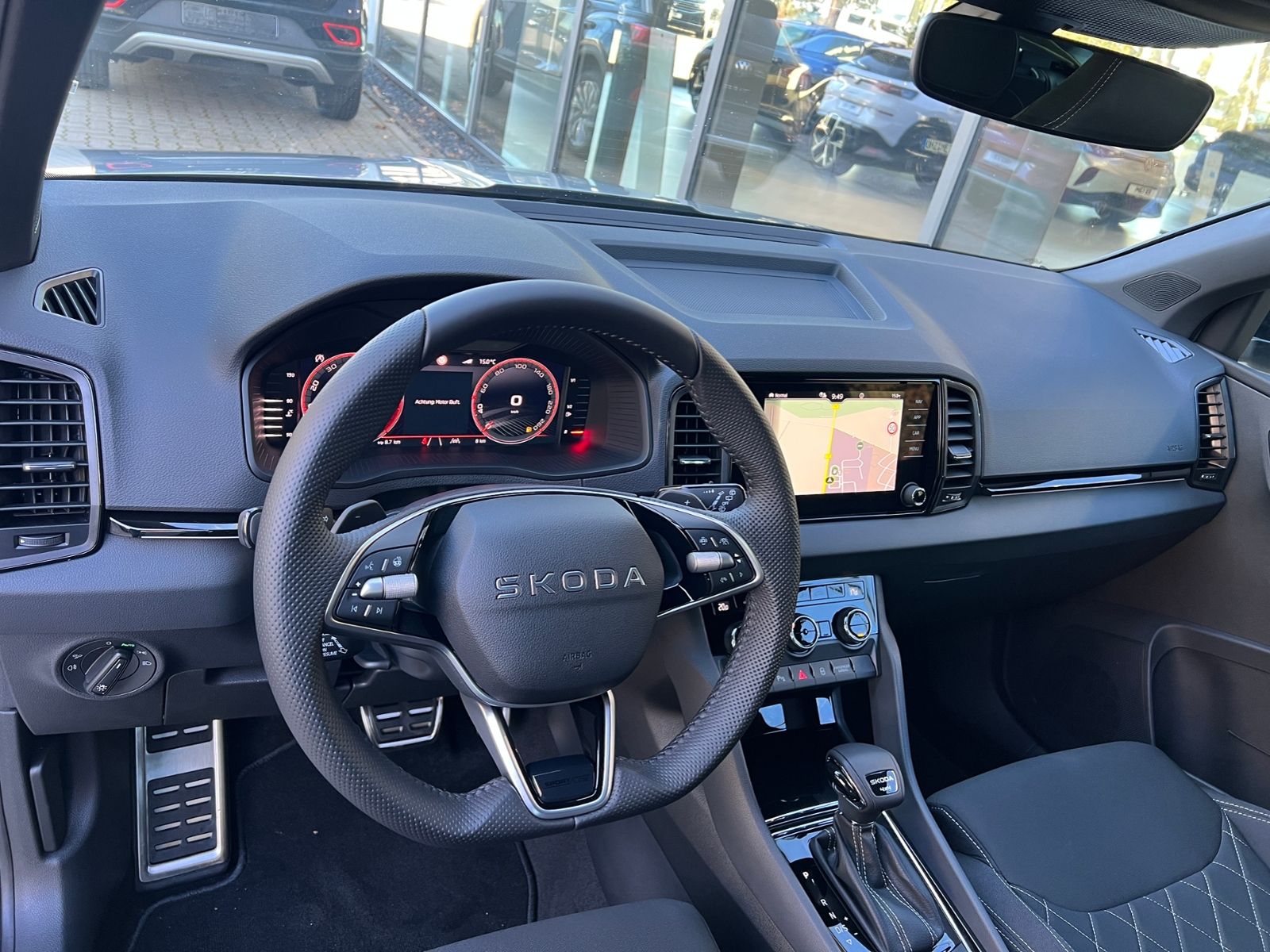 Fahrzeugabbildung SKODA Karoq Sportline 2.0 TDI DSG 4x4 *AHK, Navi, Trav