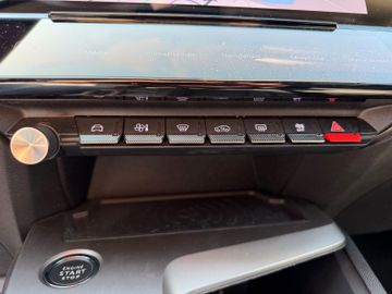 Peugeot 408 - 12