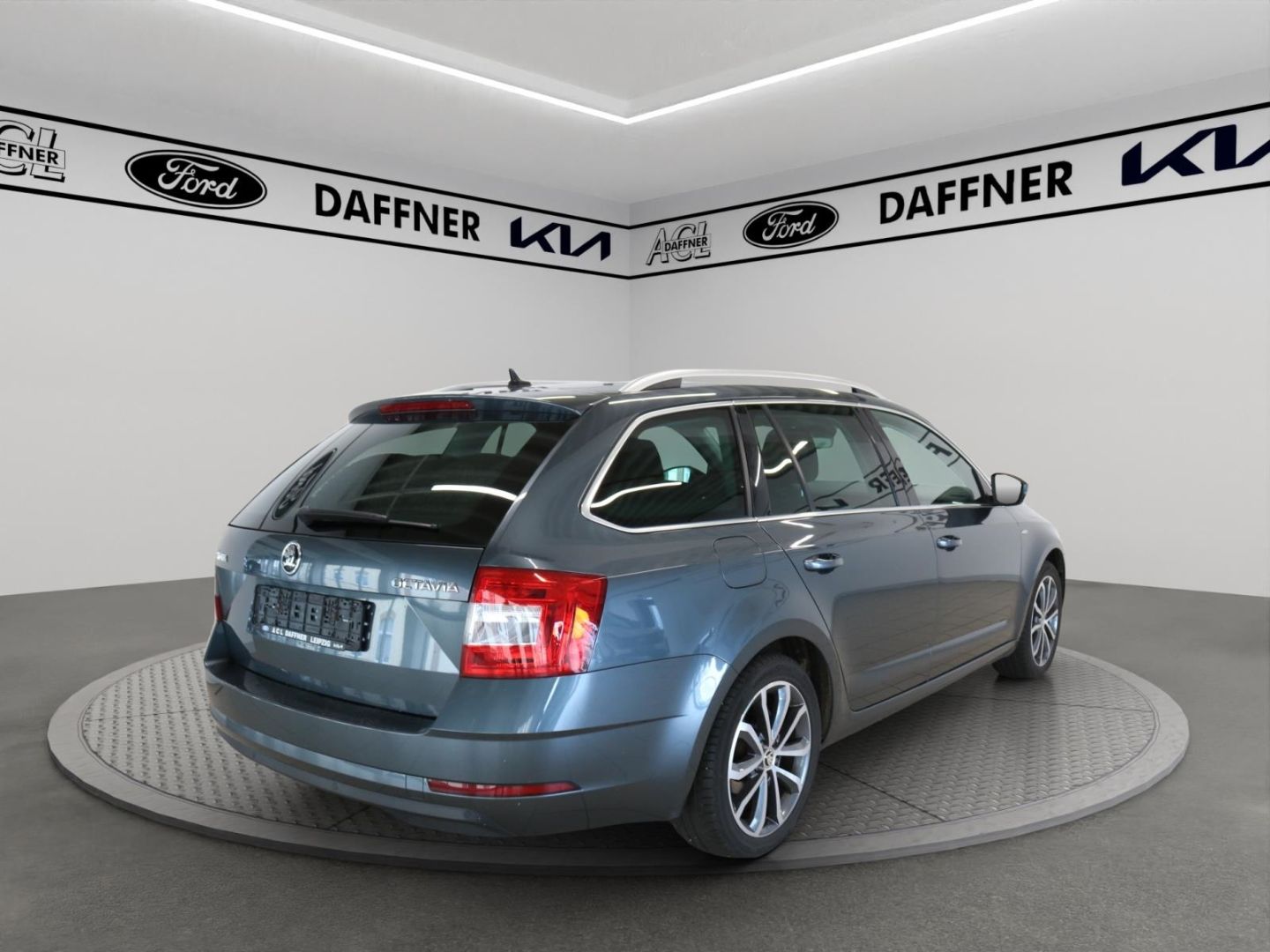 Fahrzeugabbildung SKODA Octavia Combi Soleil Händler/Export