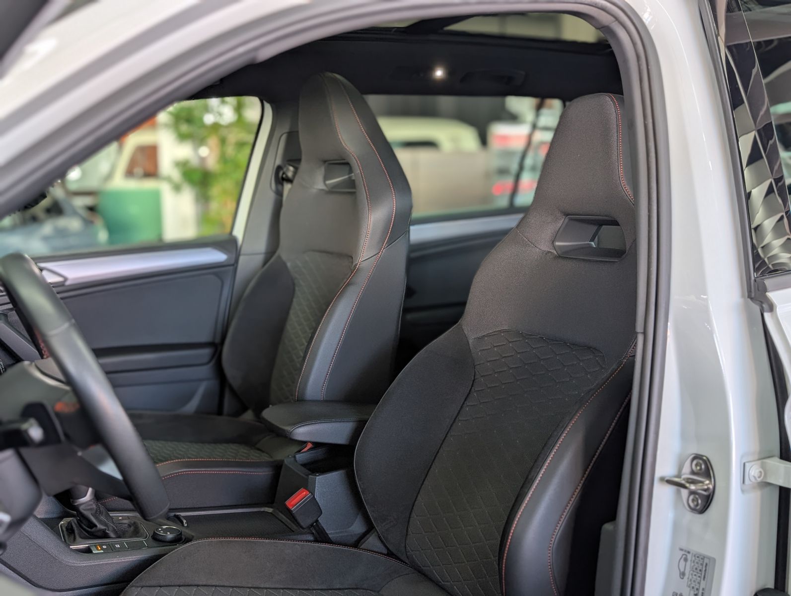 Fahrzeugabbildung SEAT Tarraco FR AHK PANO ACC VIRT APP MEMO BEATS StHz