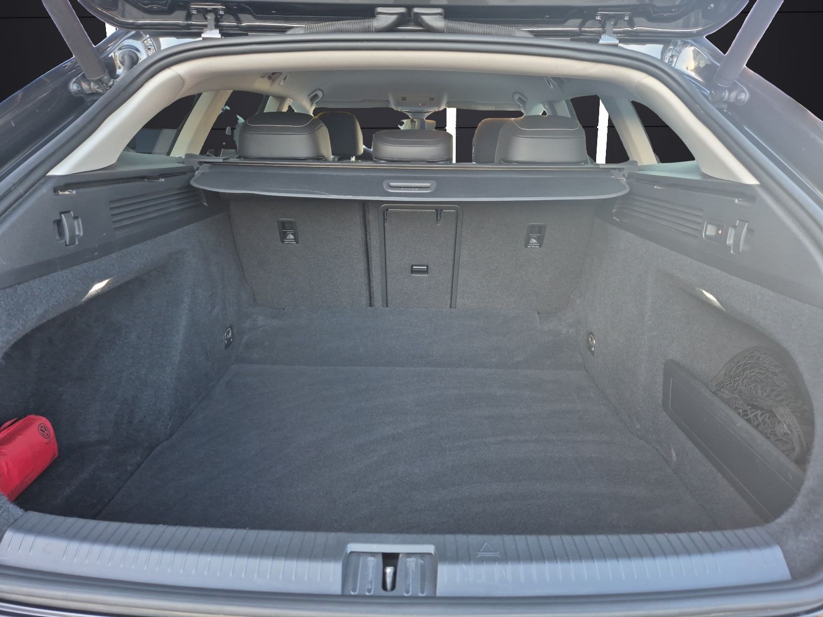 Fahrzeugabbildung Volkswagen Arteon SB TDI Elegance DSG 4M LED AHK Navi AID A