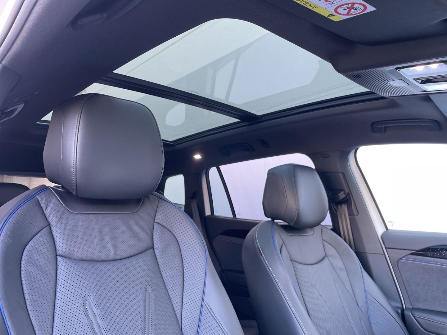 Tayron 1.5 TSI eHybrid DSG Black Style AHK/Pano