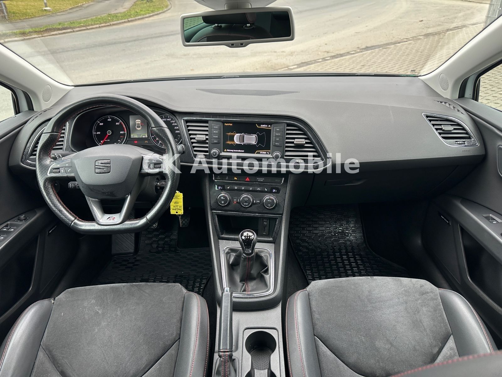 Fahrzeugabbildung SEAT Leon FR 2.0 TDI/Navi/LED/Alcantara/SHZ/PDC