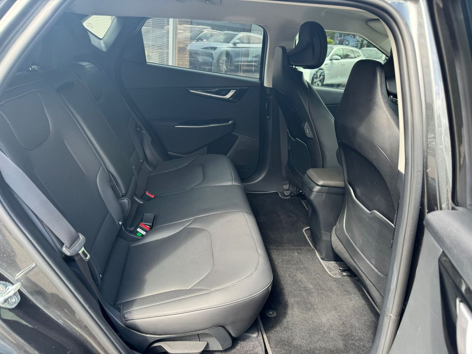 Fahrzeugabbildung Kia EV6 2WD NAVI+LED+SHZ+HEAD+KAMERA+DAB+ACC+19"+