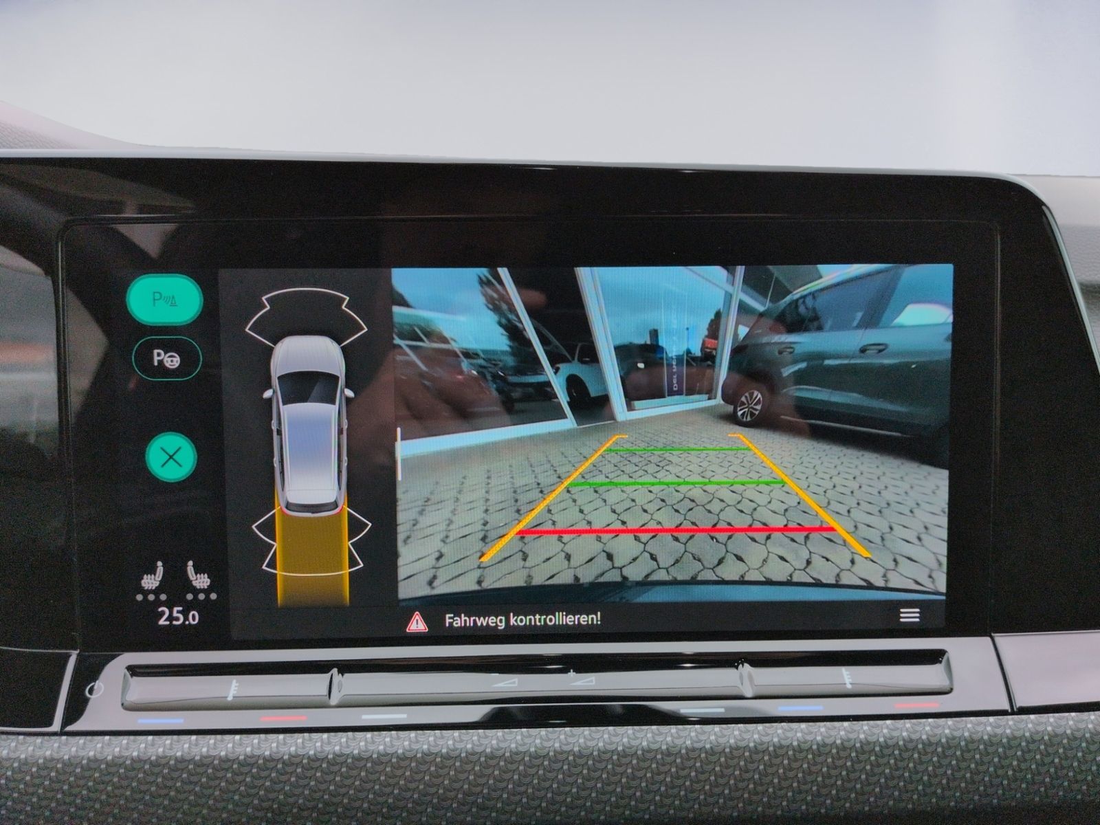Golf VIII Variant 1.5 eTSI DSG R Line KAMERA