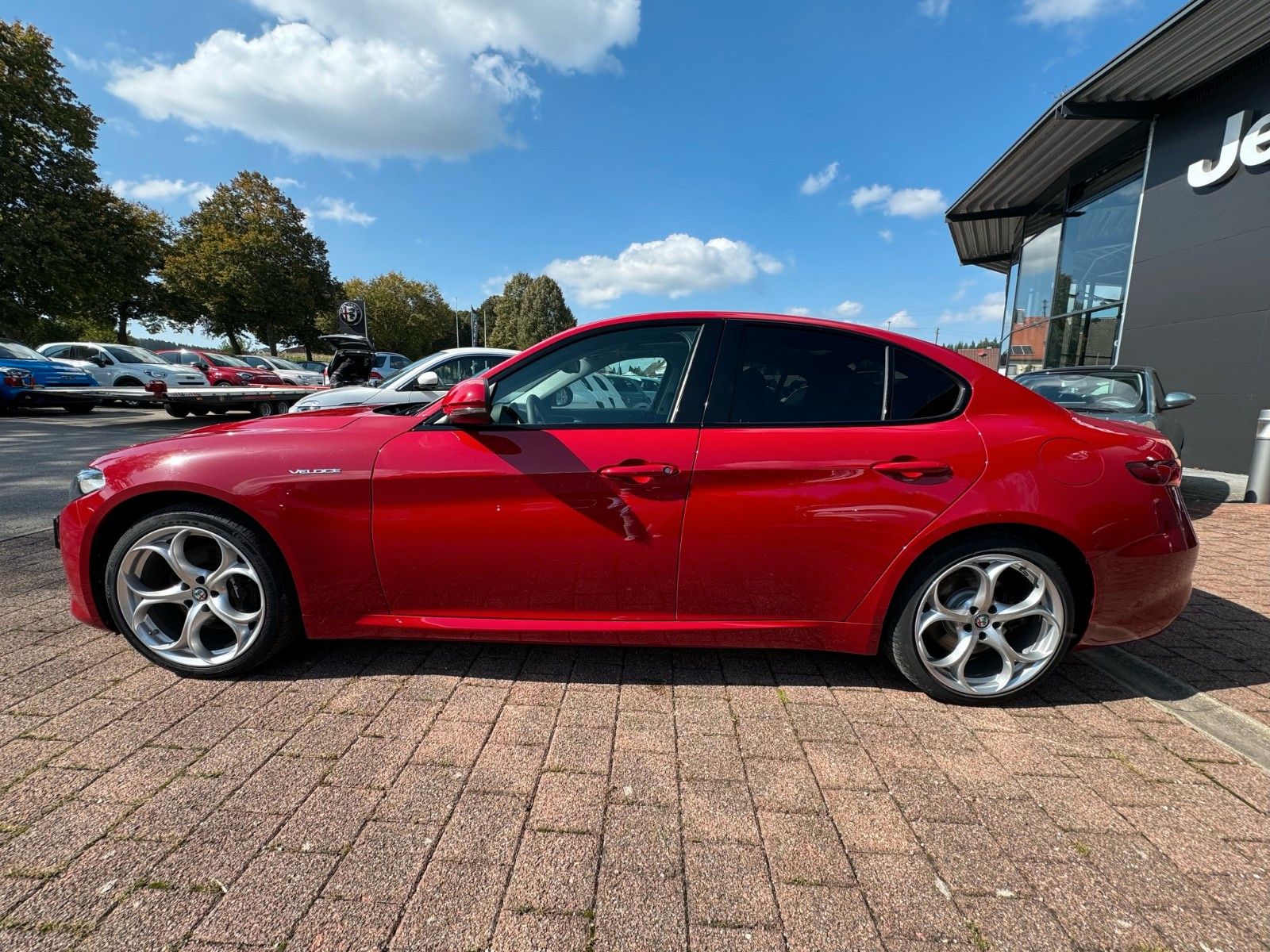 Fahrzeugabbildung Alfa Romeo Giulia Veloce 2.0 AWD 280PS PANORAMA MEMORY KAME