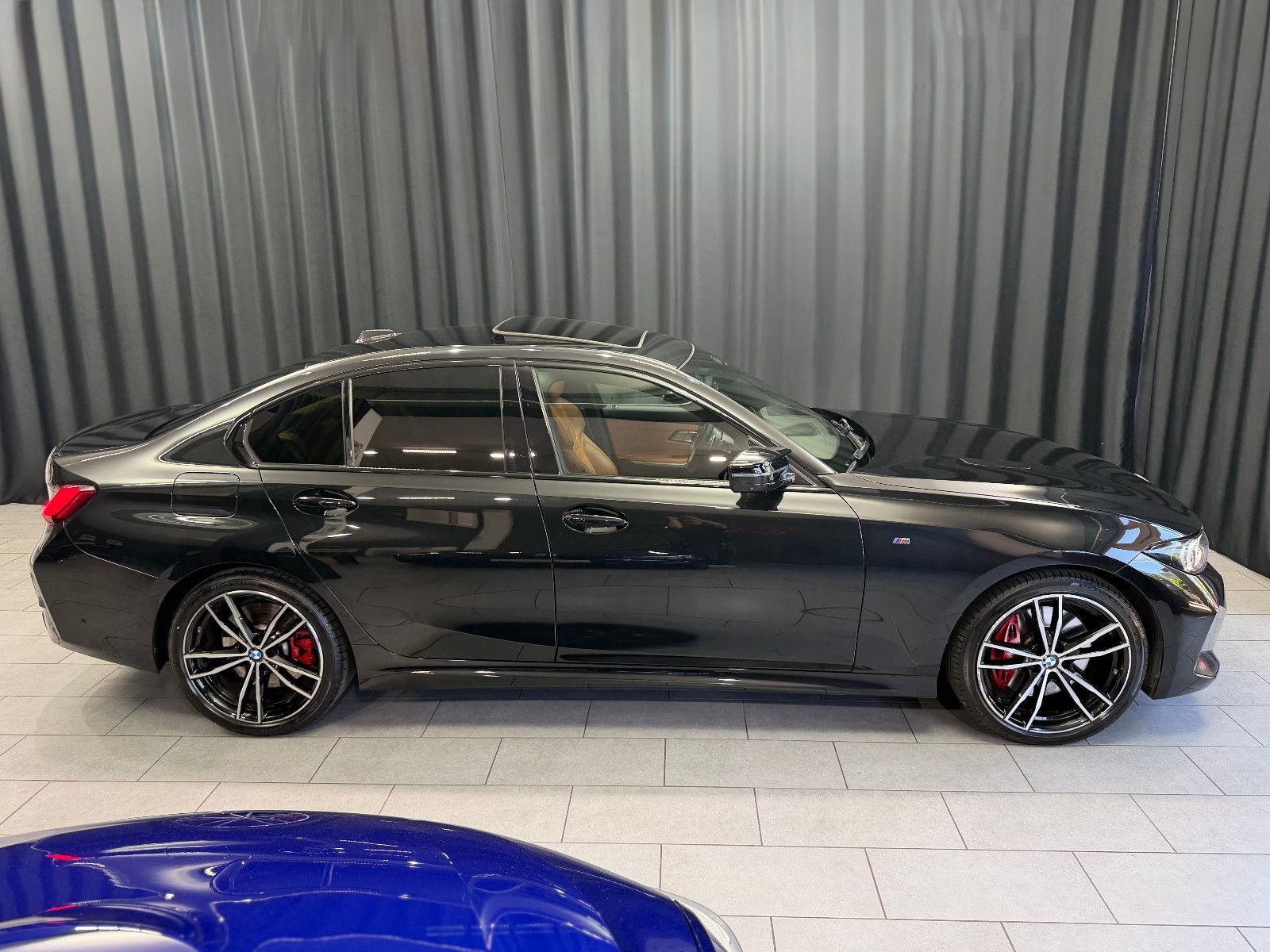 Fahrzeugabbildung BMW M340i xDrive Limousine|M-Sitze|H&K|360°|PANO|HuD