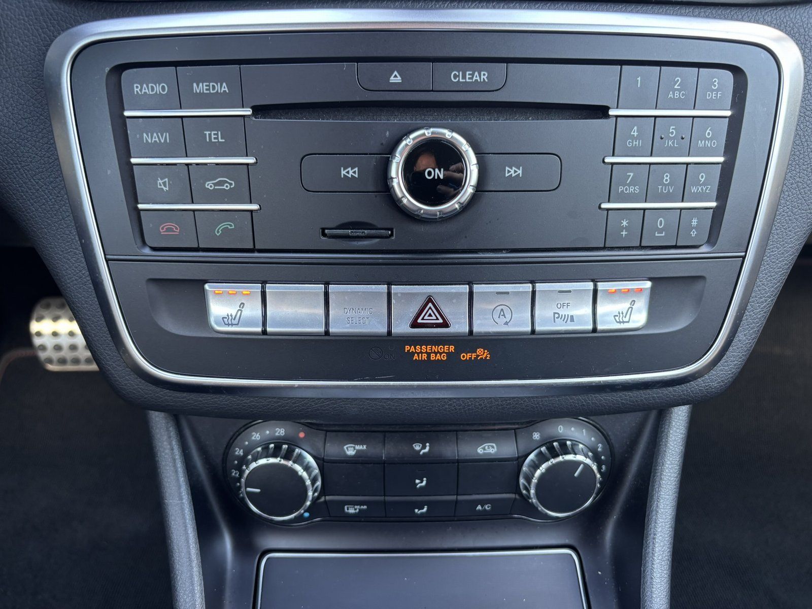 Fahrzeugabbildung Mercedes-Benz GLA 200 AMG*LED*DIGITALES-RADIO*NAVI*CD-PLAYER*