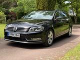 Volkswagen VW Passat Variant 2.0 TDI DSG Bi-Xenon TÜV neu