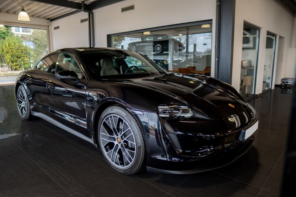 Porsche Taycan Beifahrer Display Sport Chrono Pano
