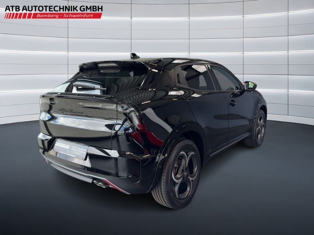 Fahrzeugabbildung Alfa Romeo Junior Ibrida SPORT SPECIALE PANO WINTER MATRIX