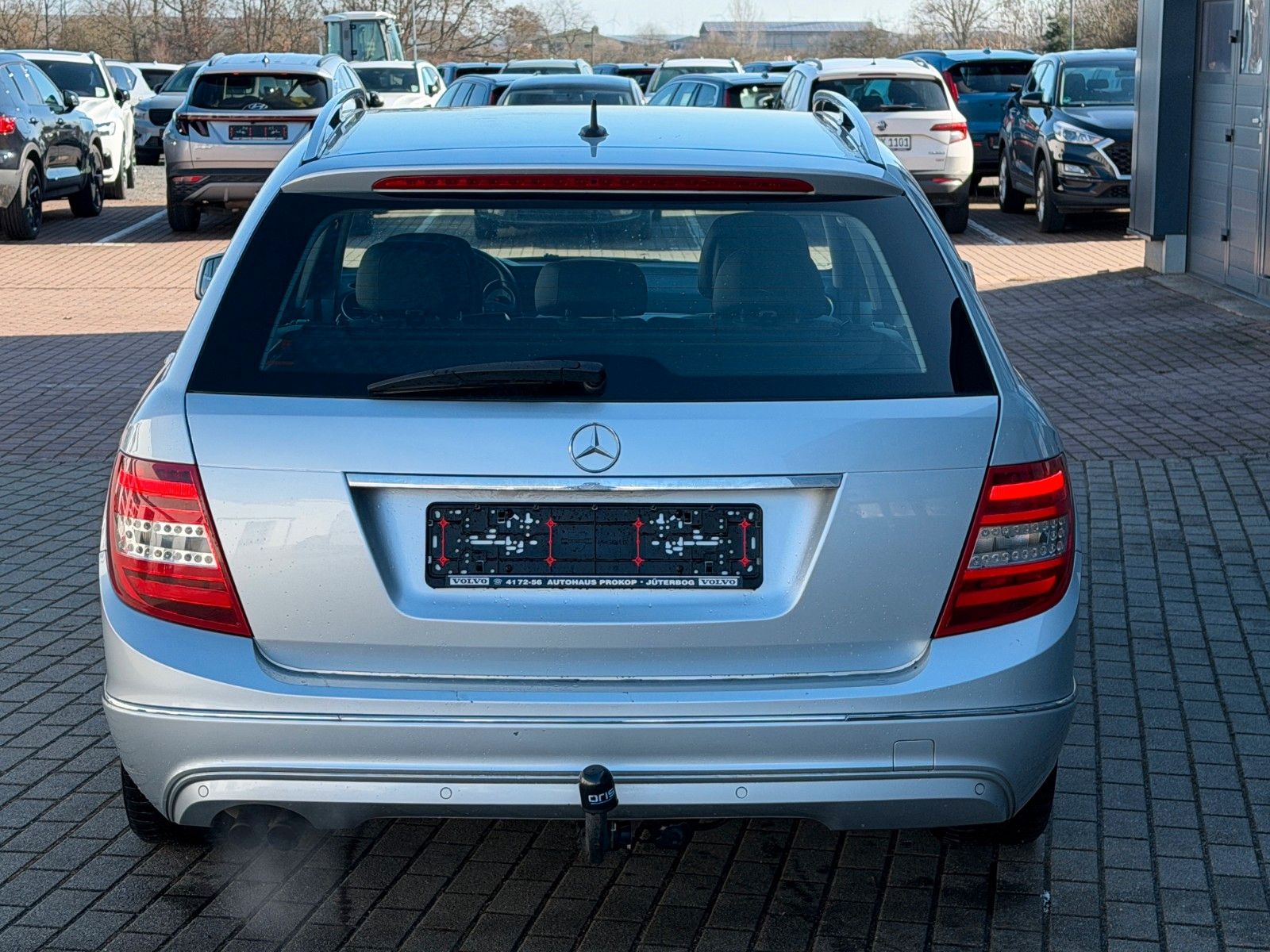 Fahrzeugabbildung Mercedes-Benz C180 CGI AVANTGARDE *Klima*Sitzhzg*AHK*PDC*USB*