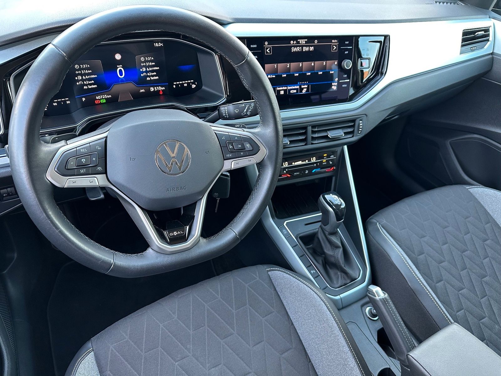 Fahrzeugabbildung Volkswagen Polo 1.0 TSI DSG GOAL NAV+LED+SHZ+ACC+CARPLAY