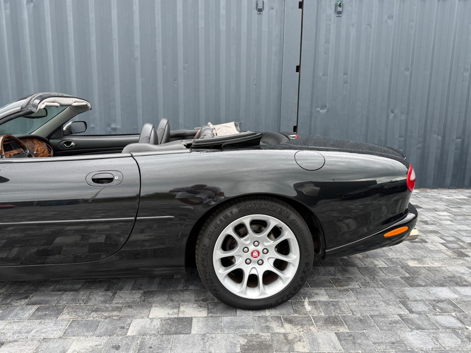 Jaguar XKR Cabriolet 4.0 V8 Kompressor 363 ch / Cuir / Xénon / Faible Kilométrage