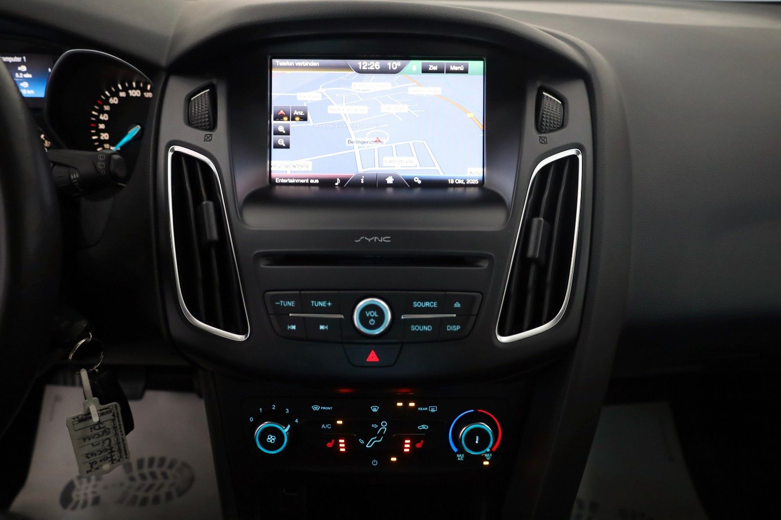 Fahrzeugabbildung Ford Focus Lim. Business,Tempomat,PDC,Navi,SH,SR+WR