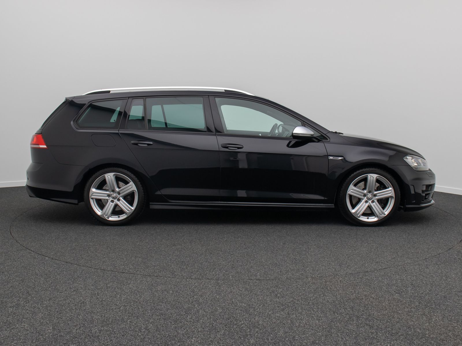 Fahrzeugabbildung Volkswagen Golf R BMT 4Motion Kamera ACC DYNAUDIO Panorama