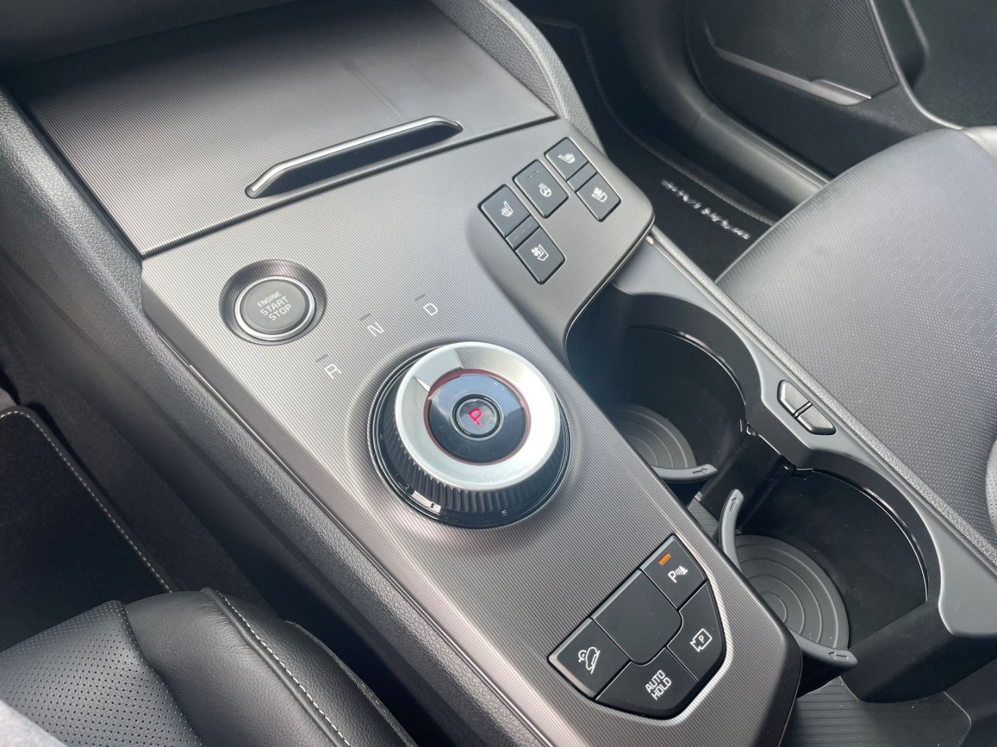 Fahrzeugabbildung Kia Sportage Spirit Hybrid HeadUpDisplay Sitzbelüftu