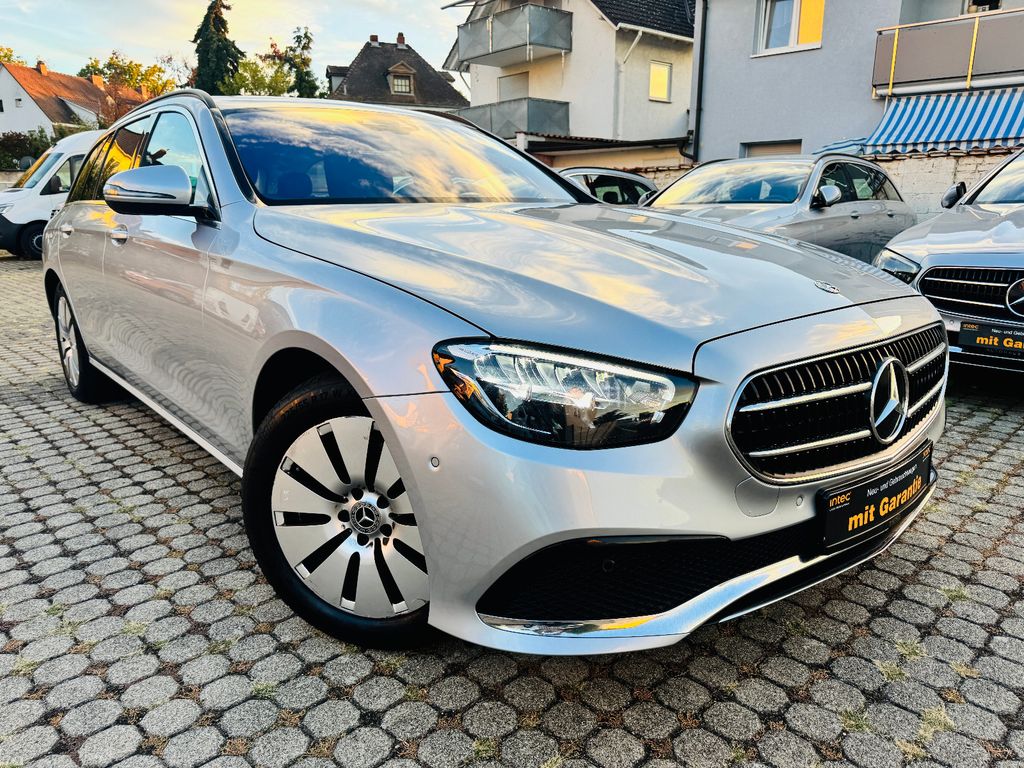 Image of Mercedes-Benz E 220