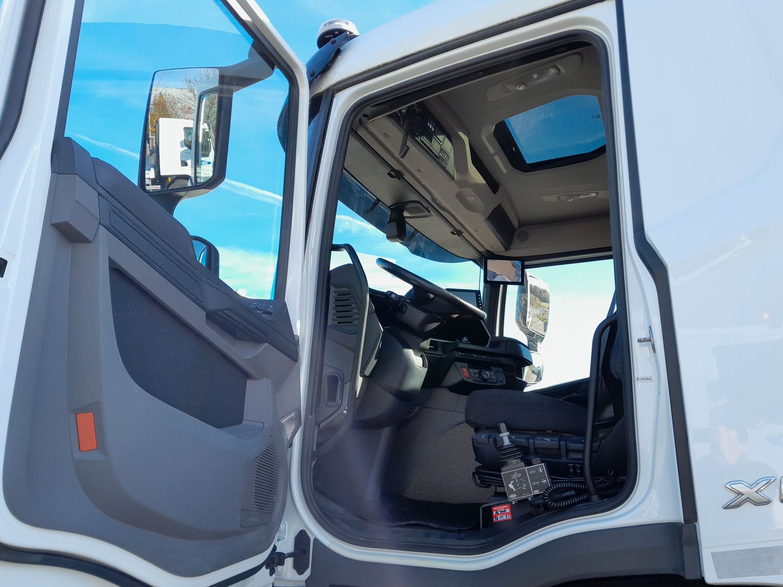 Fahrzeugabbildung DAF FA XDC 450