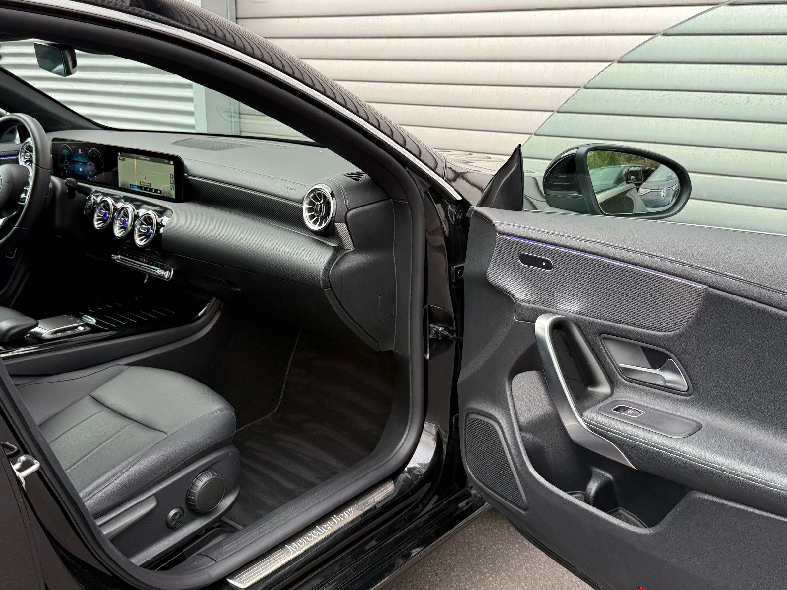 Fahrzeugabbildung Mercedes-Benz CLA 250e Shooting Brake Aut Leder Navi LED SHZ