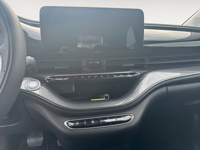 500e Cabrio 42kWh C // Komfort- + Style Paket