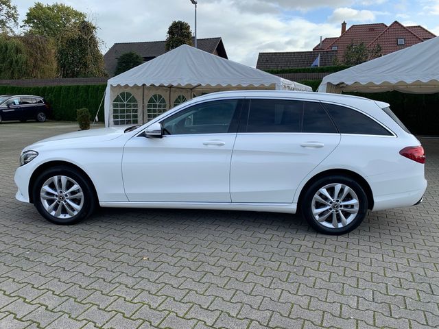 Fahrzeugabbildung Mercedes-Benz C 220 Td 4Matic+Avantgarde+LED+Navi+Kamera+Apple