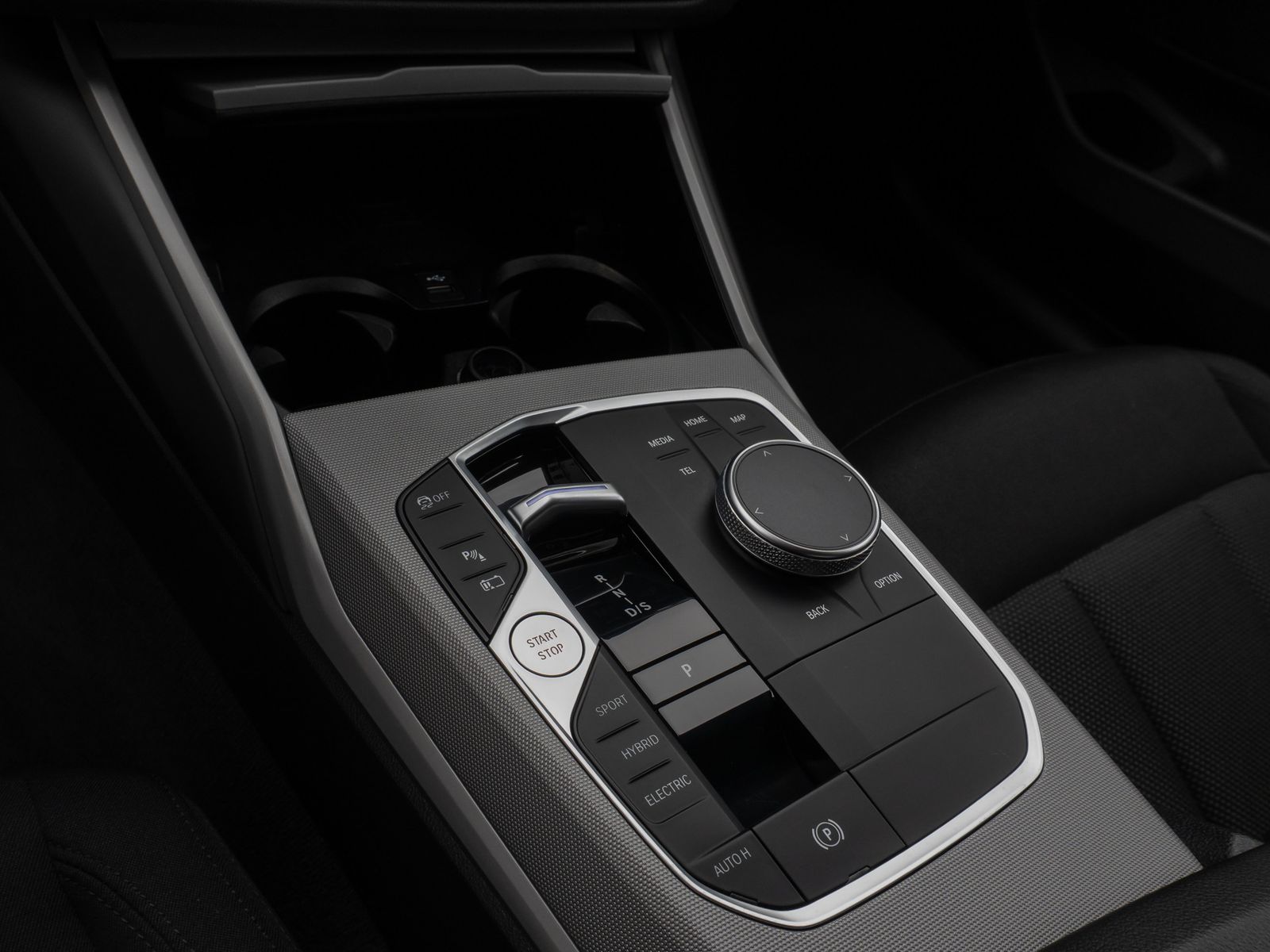 Fahrzeugabbildung BMW 320e DAB HUD Komfort LED Sport Stop&Go 17Zoll