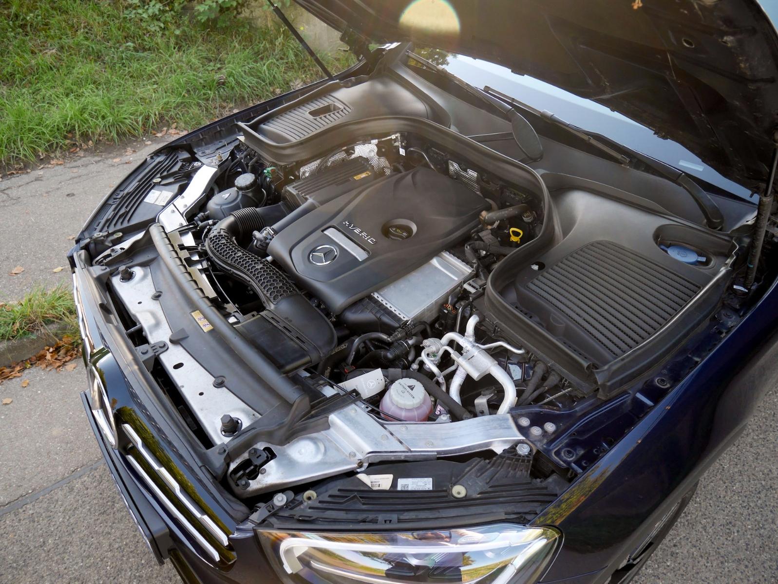 Mercedes-Benz GLC 300 e 4Matic Plug-In-Hybrid//AMG Line