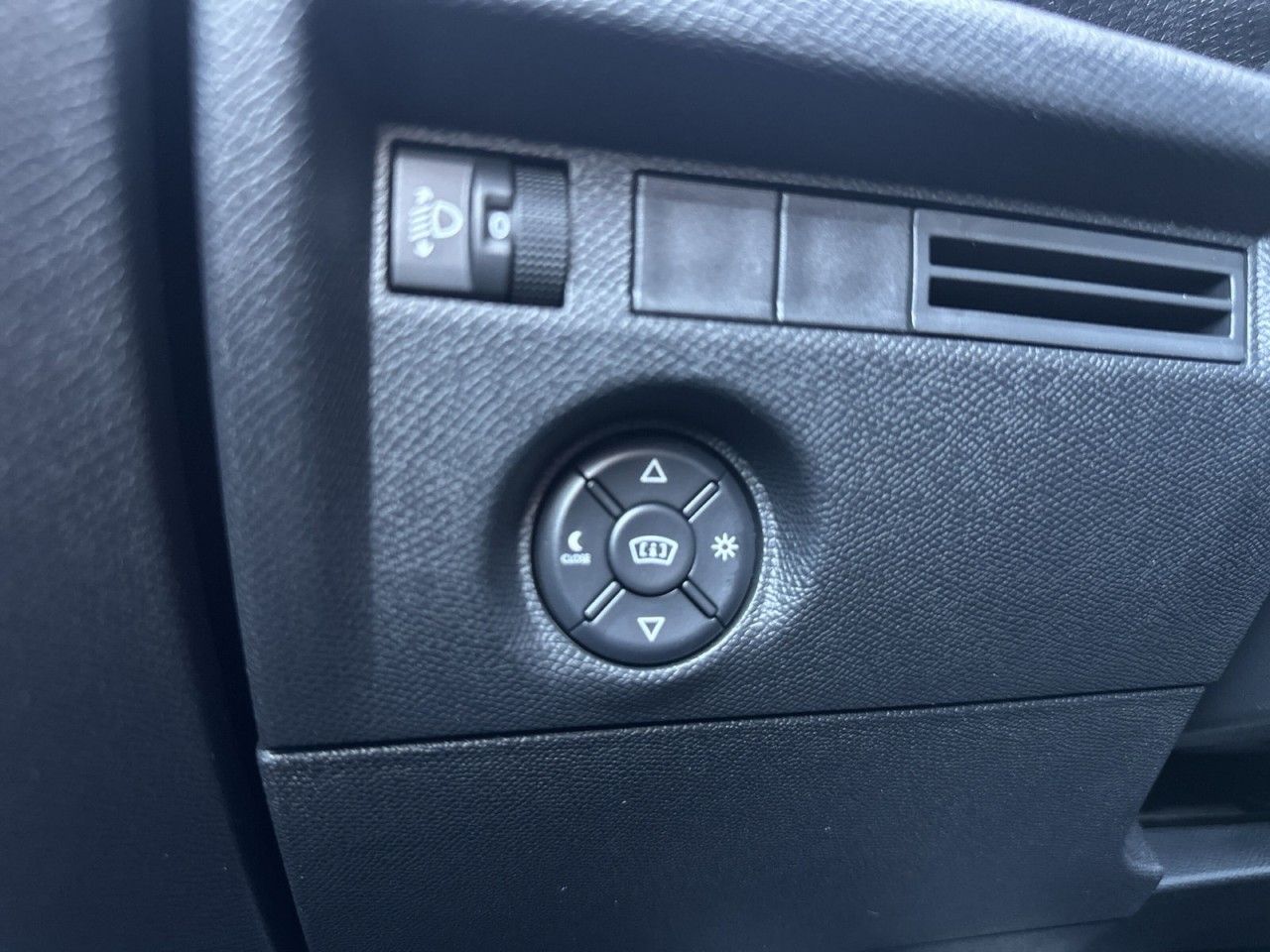 Fahrzeugabbildung Citroën C4 PureTech 130 S&S SHINE