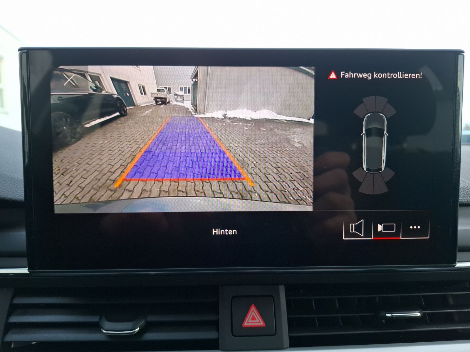 Fahrzeugabbildung Audi A4 Avant 35 TDI S-line S-tronic Matrix Navi ACC