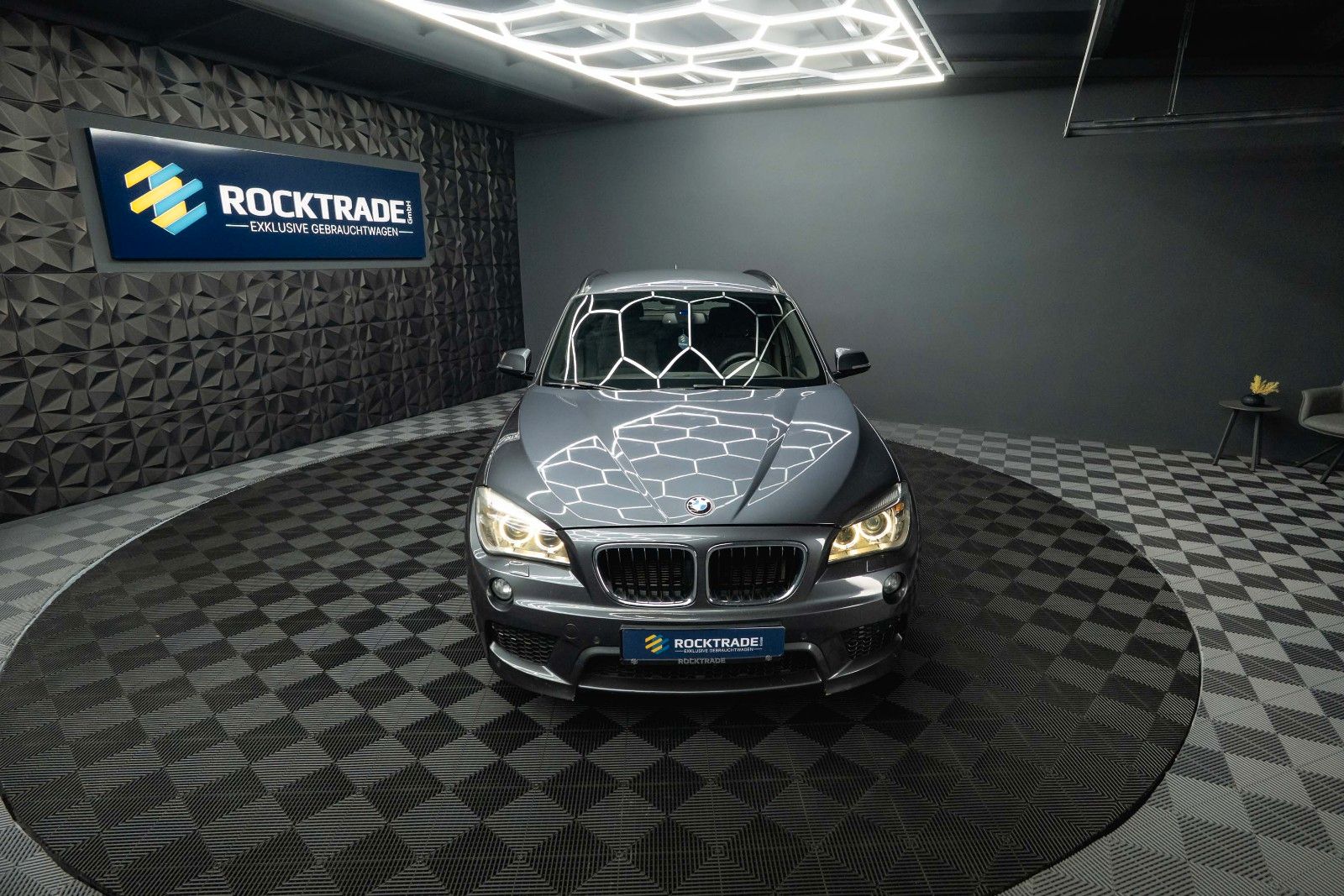 Fahrzeugabbildung BMW X1 xDrive 18d M-Sport Shadow Line *Bi-Xenon*DAB*
