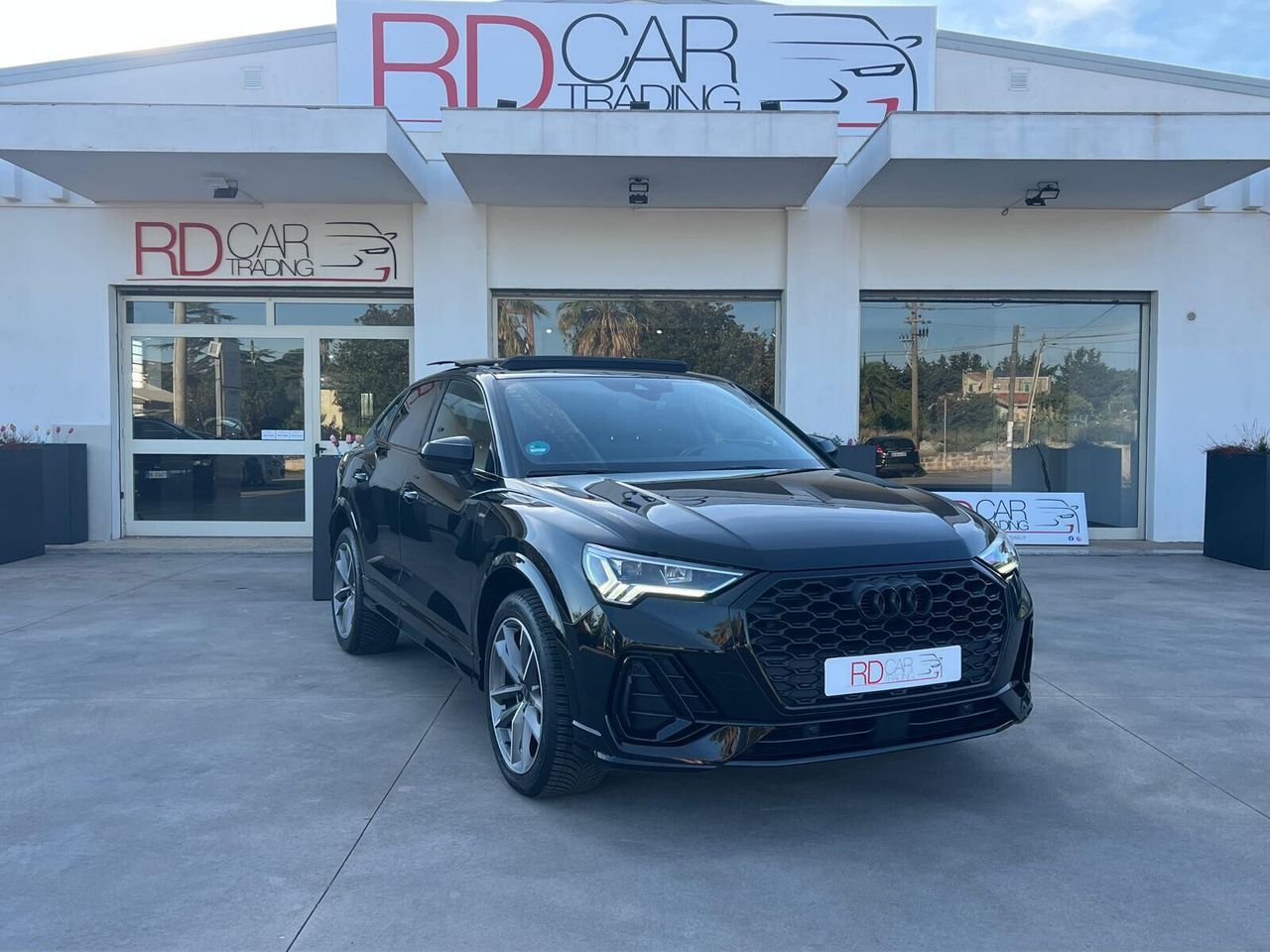 Audi Q3 Sportback S-line *tetto FULL Black