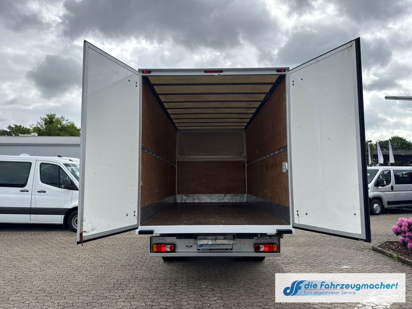 Fahrzeugabbildung Opel Movano Koffer L4H1 3,5t ZwillingsBe. Navi Temp R