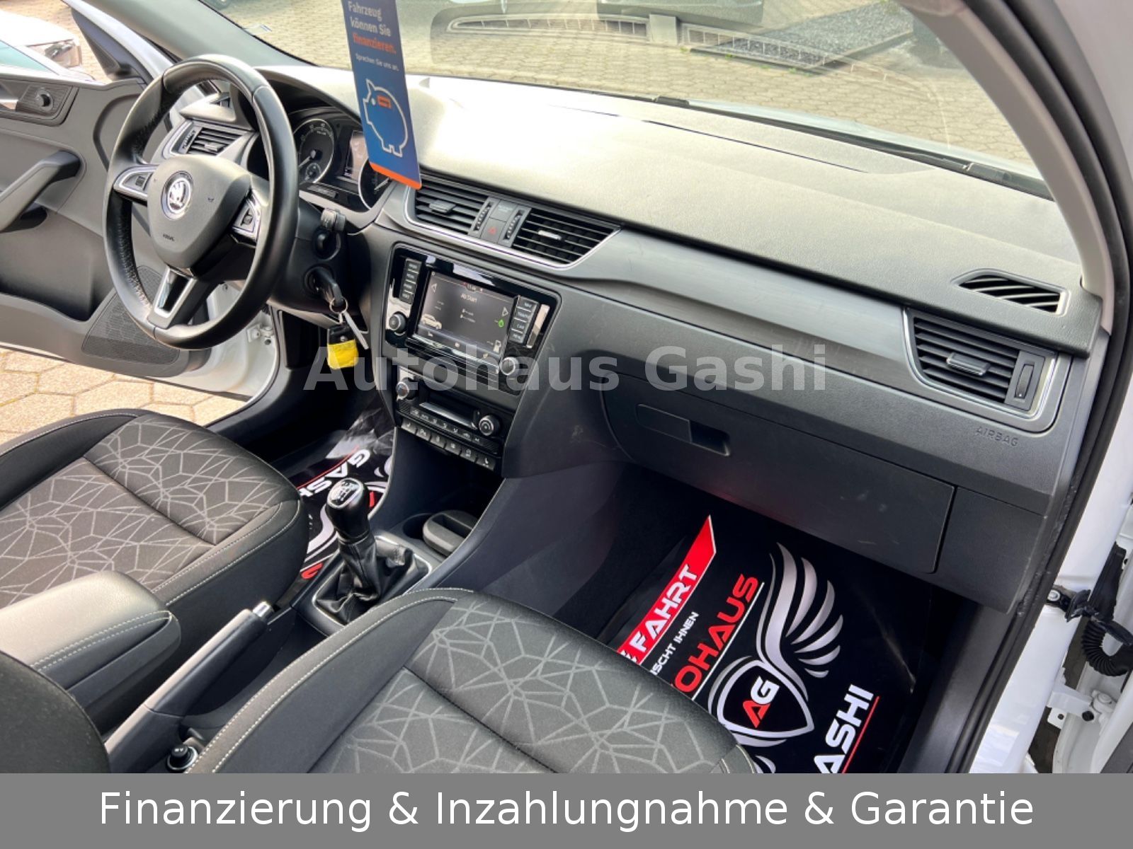 Fahrzeugabbildung SKODA Rapid Spaceback Clever*1.Hand*Navi*Xenon*ACC*SHZ