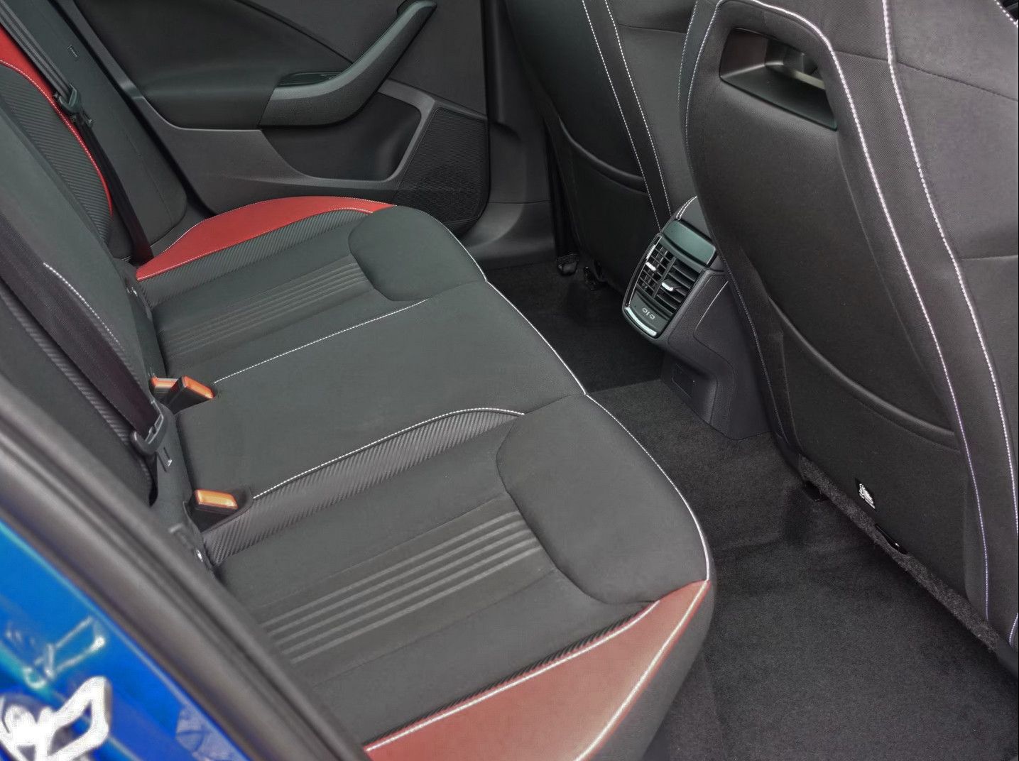 Fahrzeugabbildung SKODA Kamiq 1.5 TSI MONTE CARLO LED Navi Assist. 18"LM