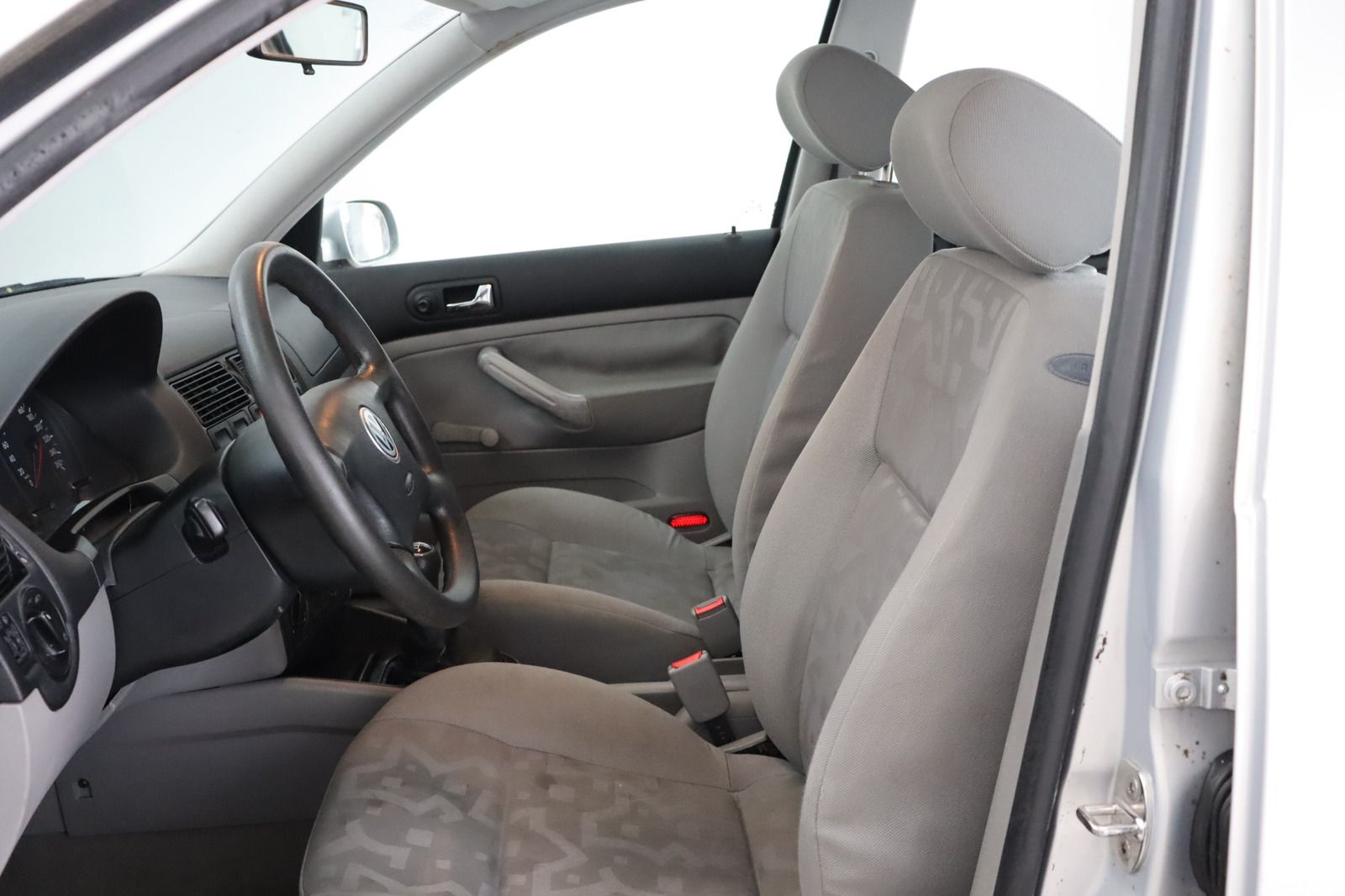 Fahrzeugabbildung Volkswagen Golf 1.6 * Klima *
