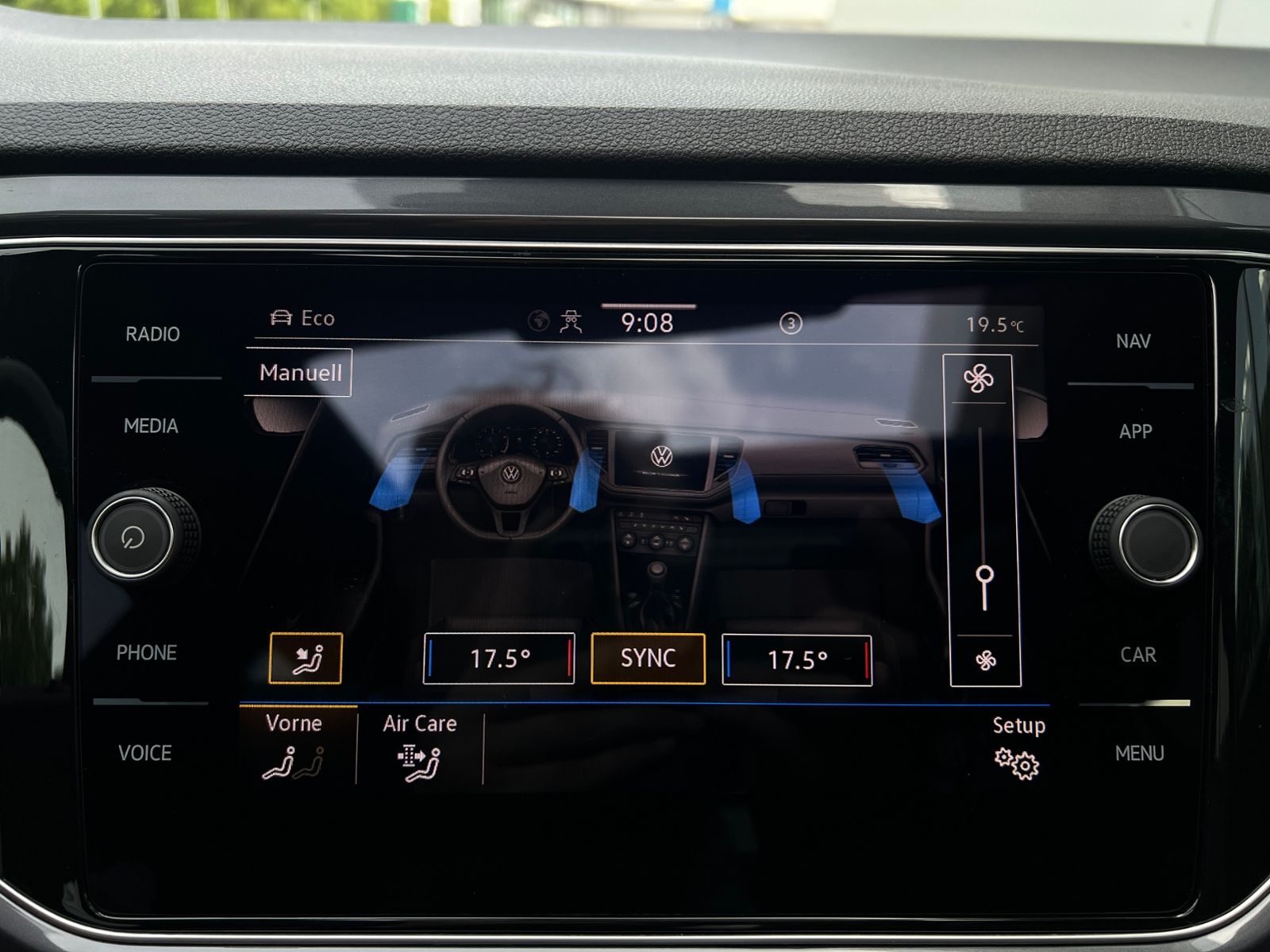 Fahrzeugabbildung Volkswagen T-Roc Sport 2.0 TDI DSG 4Motion R-Line *Beats,Pa